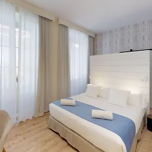 https://madeinterranea-suites.hotelsinnerja.org